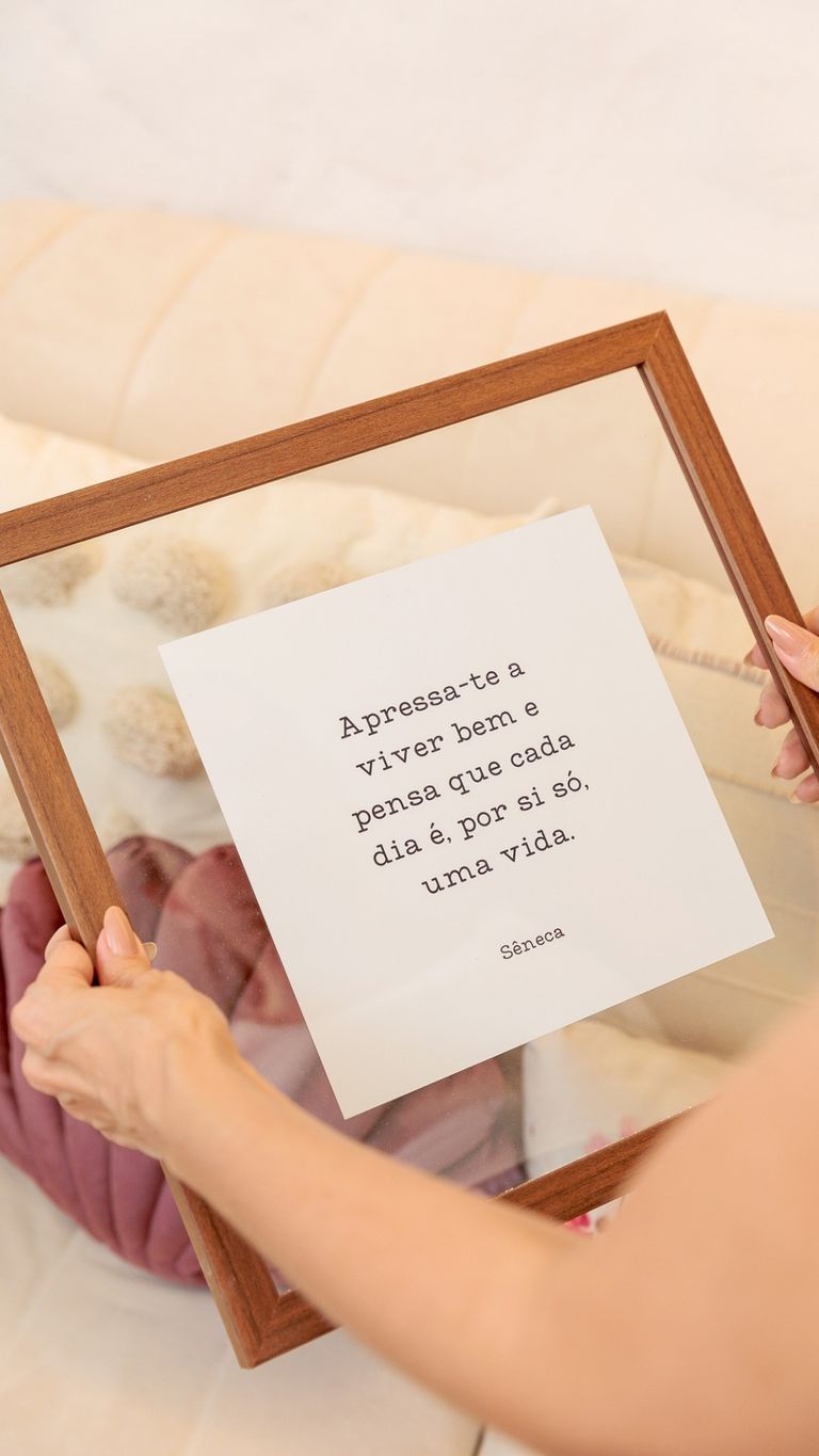 Quadro com citação de Sêneca